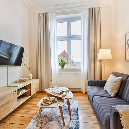 Apartments Am Bahnhof Щралзунд Екстериор снимка