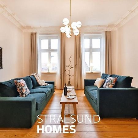 Apartments Am Bahnhof Щралзунд Екстериор снимка