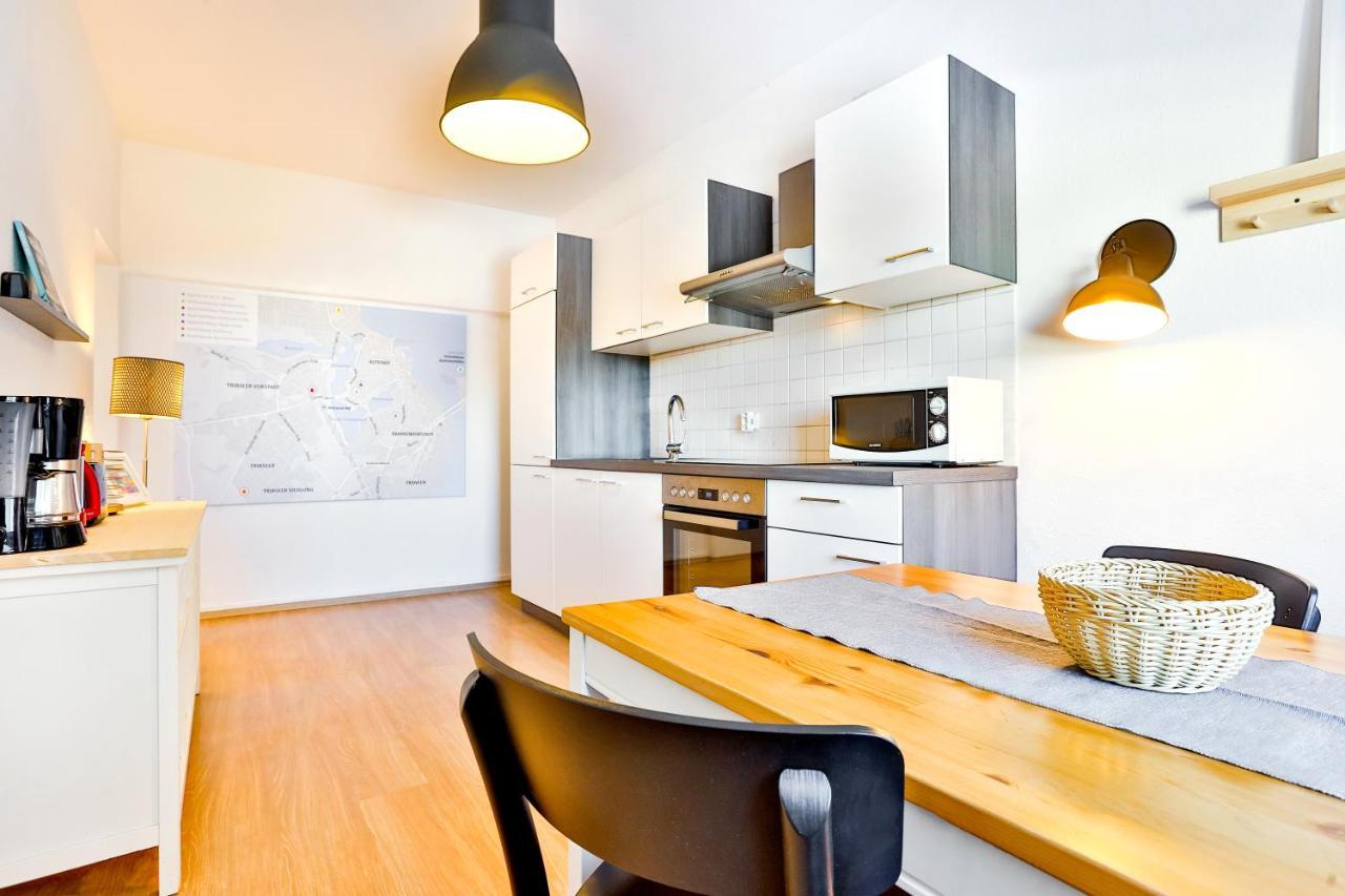 Apartments Am Bahnhof Щралзунд Екстериор снимка