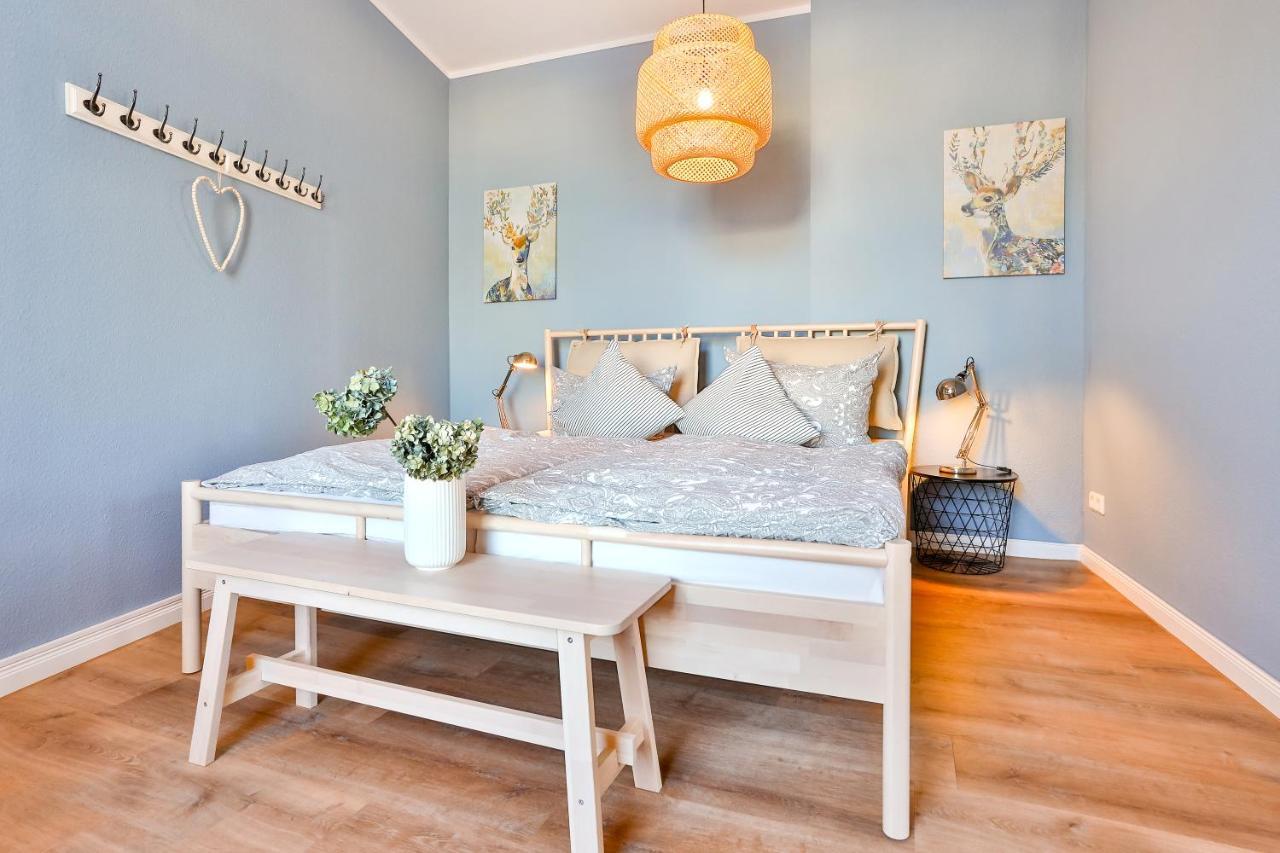 Apartments Am Bahnhof Щралзунд Екстериор снимка
