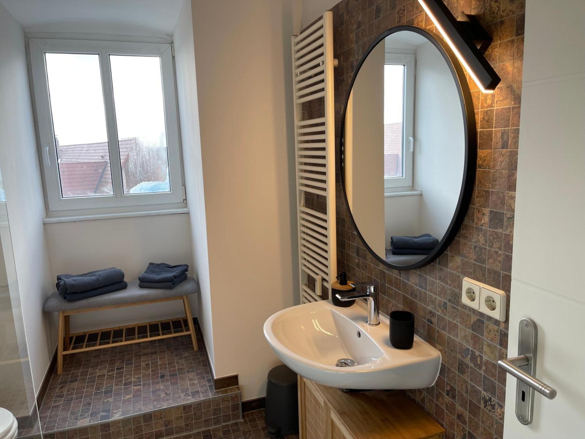 Apartments Am Bahnhof Щралзунд Стая снимка