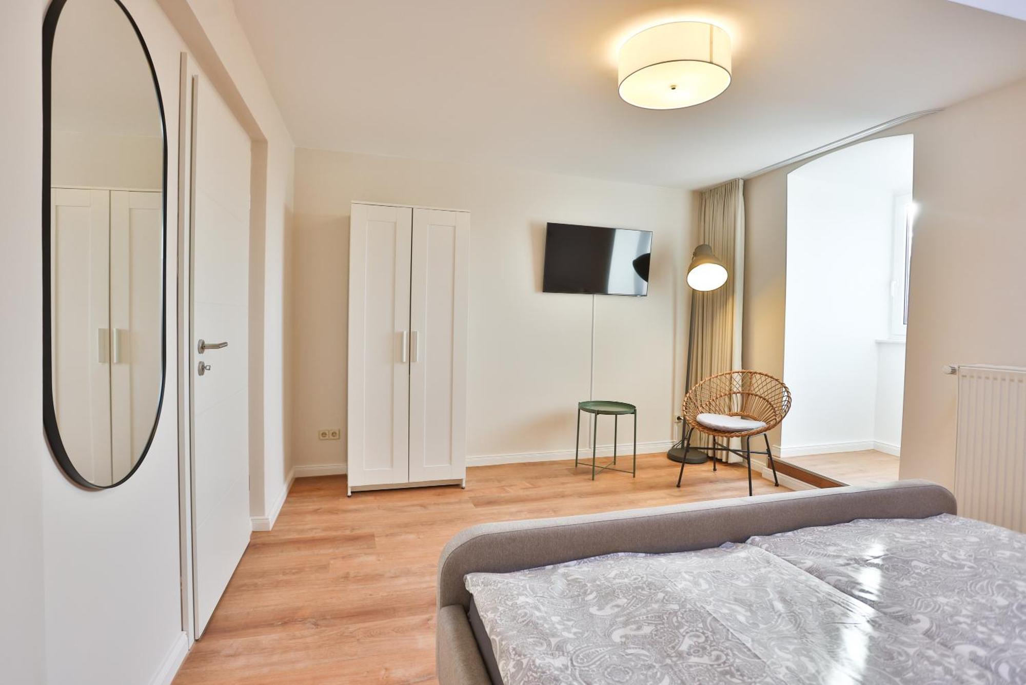Apartments Am Bahnhof Щралзунд Стая снимка