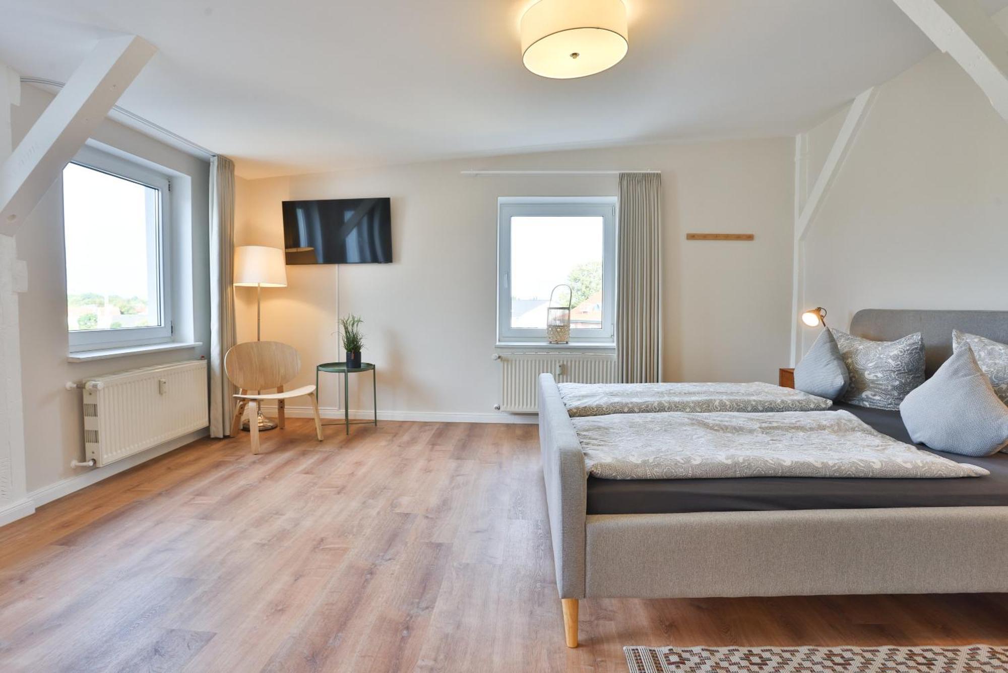 Apartments Am Bahnhof Щралзунд Стая снимка