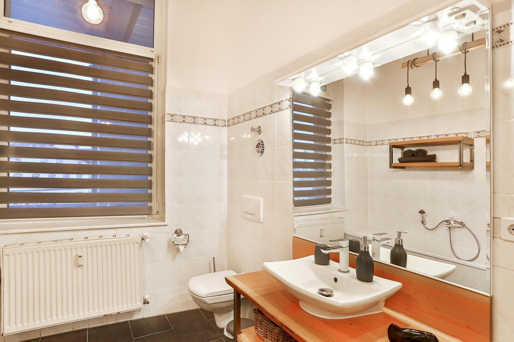Apartments Am Bahnhof Щралзунд Стая снимка