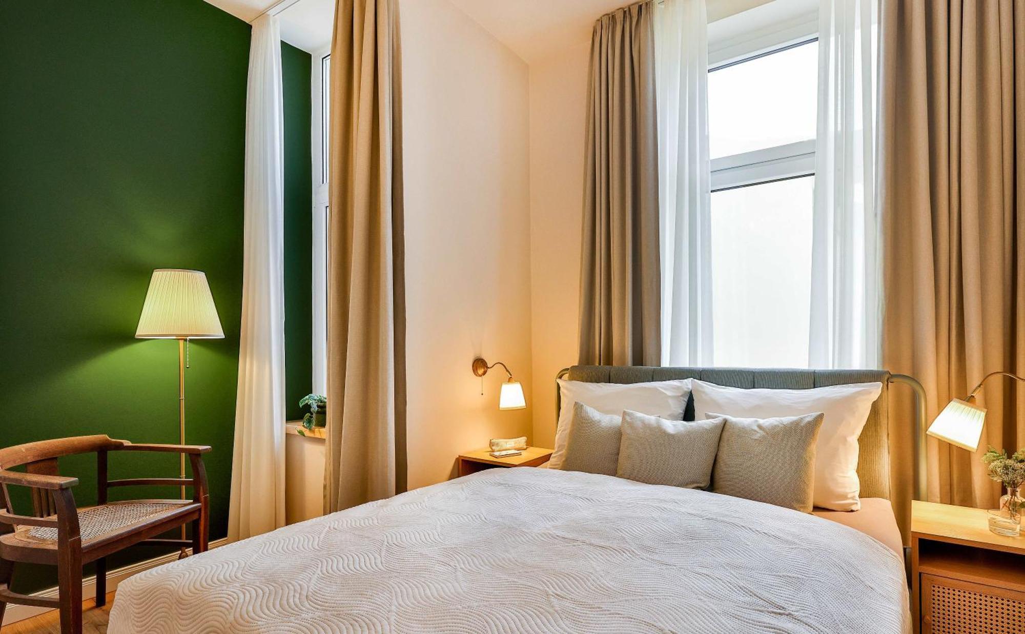 Apartments Am Bahnhof Щралзунд Екстериор снимка