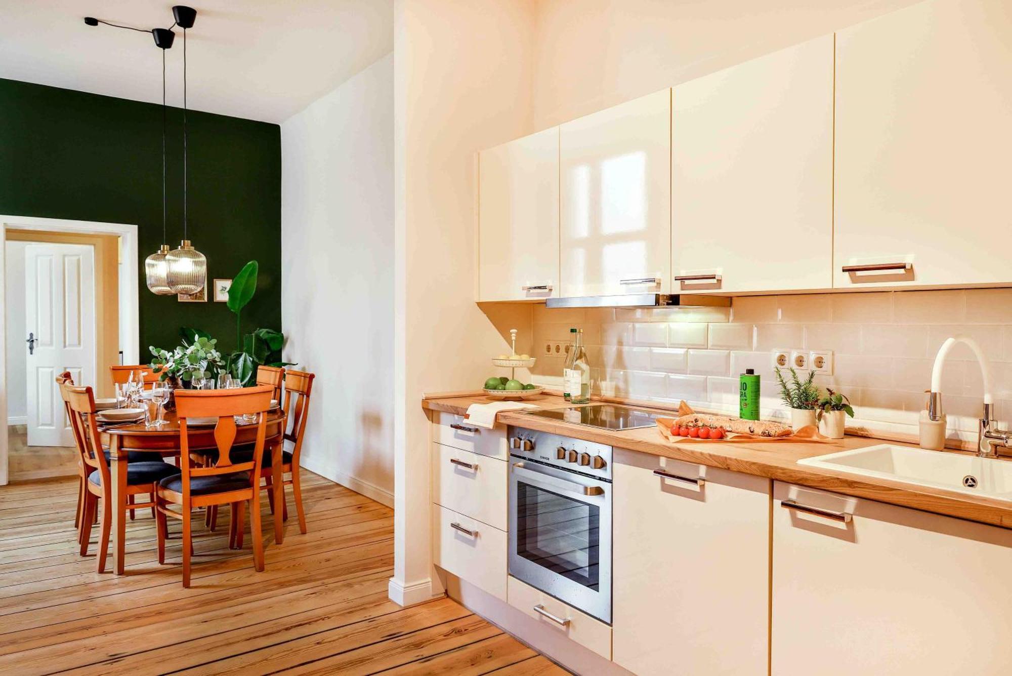 Apartments Am Bahnhof Щралзунд Екстериор снимка