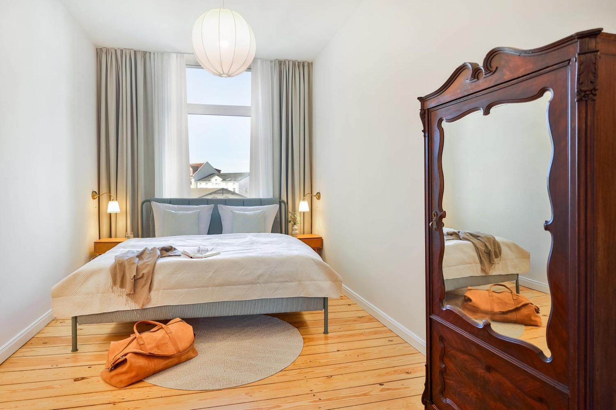Apartments Am Bahnhof Щралзунд Екстериор снимка