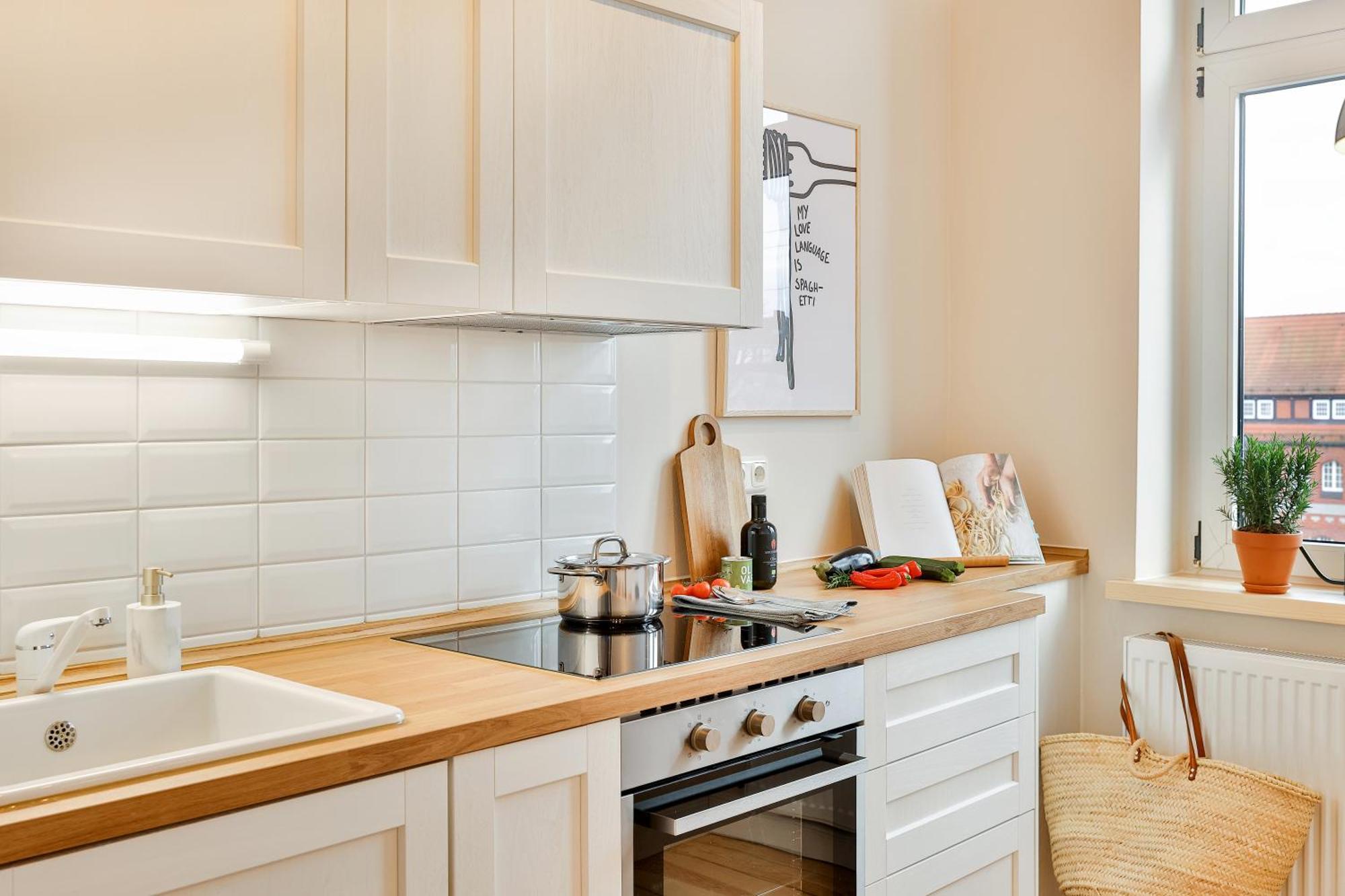 Apartments Am Bahnhof Щралзунд Стая снимка